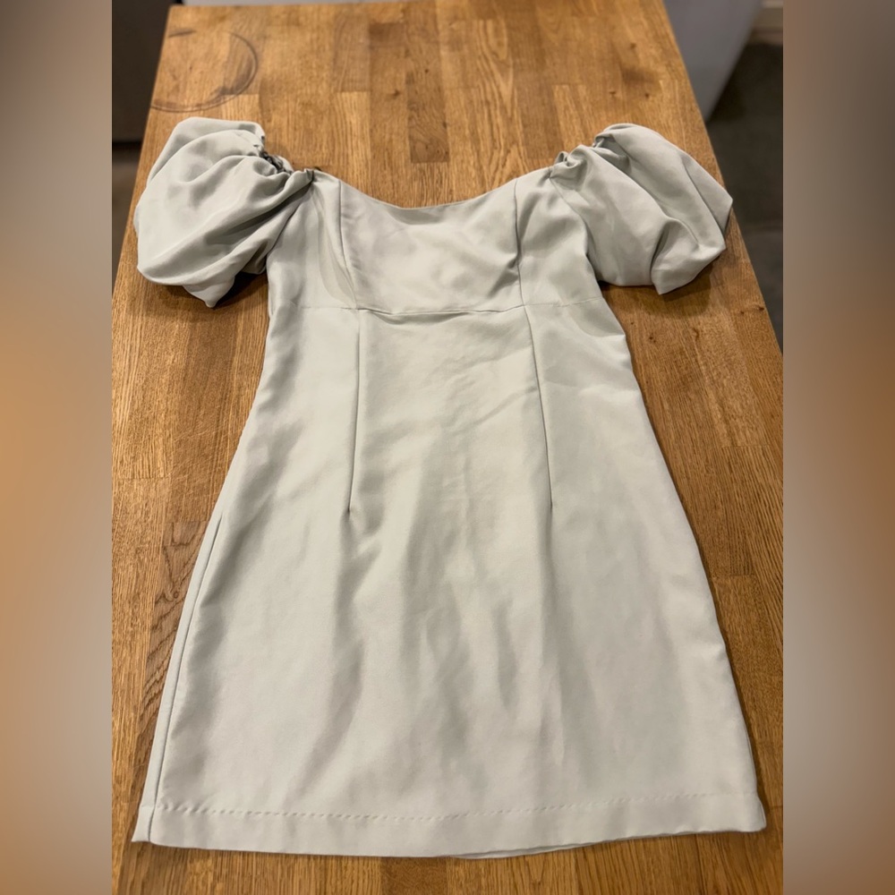 Boutique Willow - Light Mint Green Puff Sleeve Mini Dress